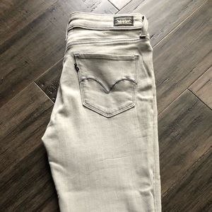 Levi's light grey skinny jeans.